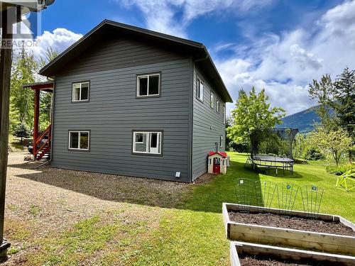 185 Donnellys Road, Nakusp, BC - Outdoor With Exterior