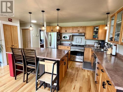 185 Donnellys Road, Nakusp, BC - Indoor Photo Showing Kitchen With Double Sink