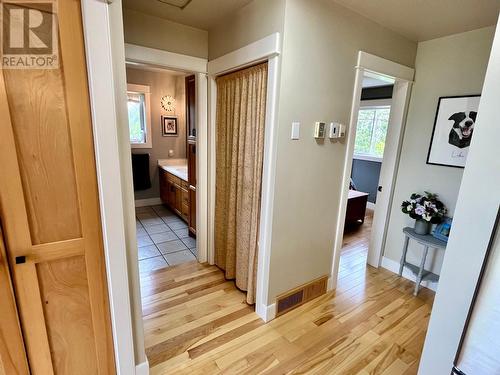 185 Donnellys Road, Nakusp, BC - Indoor Photo Showing Other Room