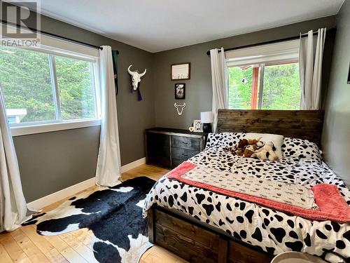 185 Donnellys Road, Nakusp, BC - Indoor Photo Showing Bedroom