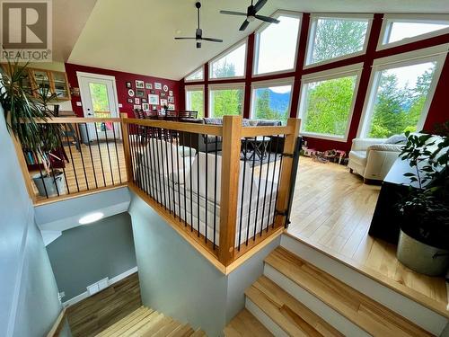 185 Donnellys Road, Nakusp, BC - Indoor Photo Showing Other Room