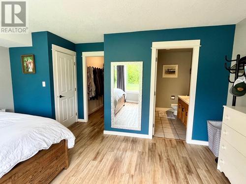 185 Donnellys Road, Nakusp, BC - Indoor Photo Showing Bedroom