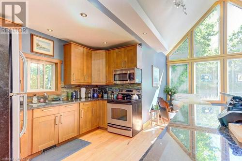 32 Pine Forest Drive, Sauble Beach, ON - Indoor Photo Showing Kitchen