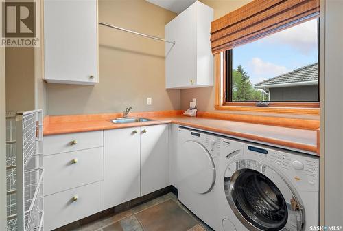 302 Collins Crescent, Saskatoon, SK - Indoor Photo Showing Laundry Room
