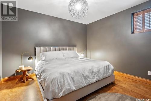302 Collins Crescent, Saskatoon, SK - Indoor Photo Showing Bedroom