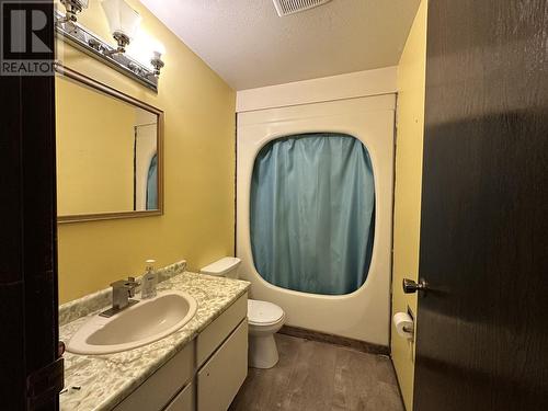 11515 Carter Street, Hudsons Hope, BC - Indoor Photo Showing Bathroom