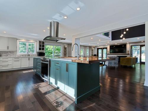 Kitchen - 901 Ch. Des Hirondelles, Saint-Bruno-De-Montarville, QC - Indoor Photo Showing Kitchen With Upgraded Kitchen