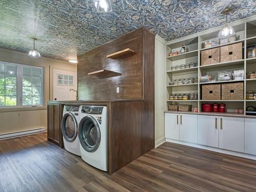 Laundry room - 901 Ch. Des Hirondelles, Saint-Bruno-De-Montarville, QC - Indoor Photo Showing Laundry Room