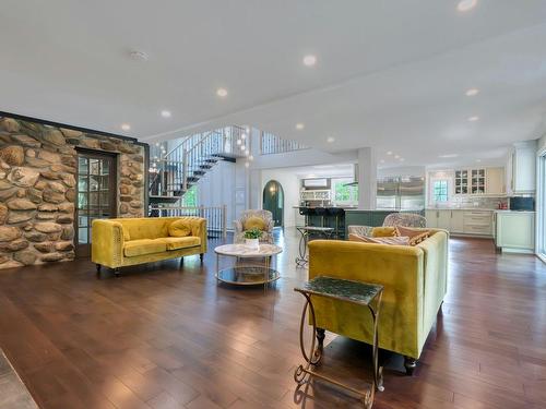 Salon - 901 Ch. Des Hirondelles, Saint-Bruno-De-Montarville, QC - Indoor Photo Showing Living Room