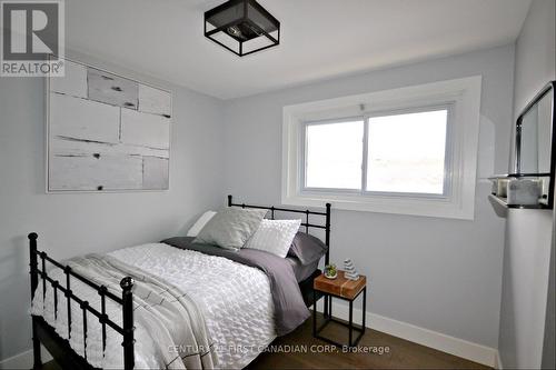 44 Elizabeth Crescent, Belleville, ON - Indoor Photo Showing Bedroom