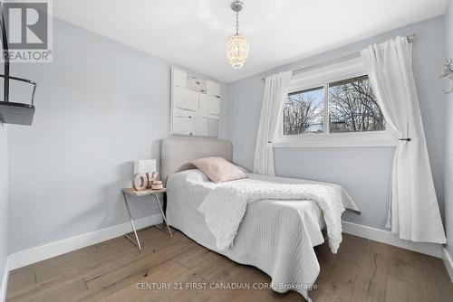 44 Elizabeth Crescent, Belleville, ON - Indoor Photo Showing Bedroom