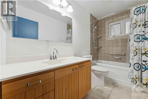 2240 Fife Crescent, Ottawa, ON - Indoor Photo Showing Bathroom
