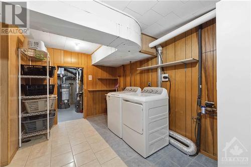 2240 Fife Crescent, Ottawa, ON - Indoor Photo Showing Laundry Room