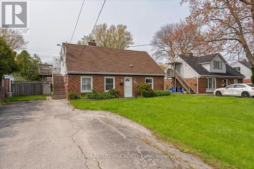 2077 Leighland Road, Burlington, ON - Outdoor