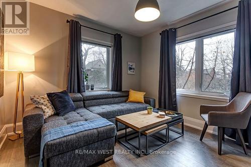 187 High Park Avenue, Toronto, ON - Indoor Photo Showing Living Room