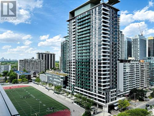 1102 - 39 Roehampton Avenue, Toronto, ON - Outdoor With Facade