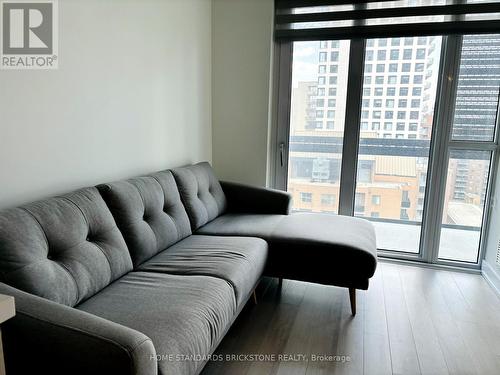 1102 - 39 Roehampton Avenue, Toronto, ON - Indoor Photo Showing Living Room