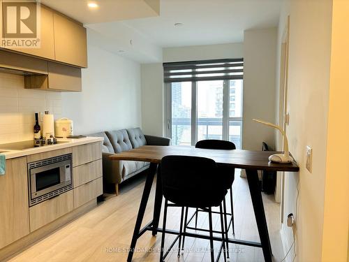 1102 - 39 Roehampton Avenue, Toronto, ON - Indoor Photo Showing Kitchen