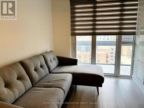 1102 - 39 Roehampton Avenue, Toronto, ON - Indoor Photo Showing Living Room