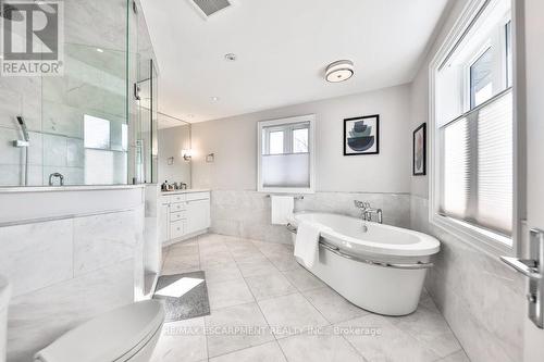 435 The Thicket, Mississauga, ON - Indoor Photo Showing Bathroom