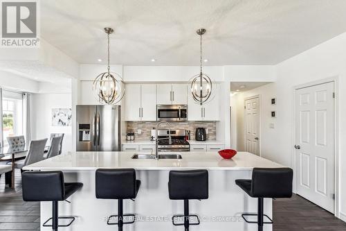 A1 - 70 Willowrun Drive, Kitchener, ON - Indoor Photo Showing Kitchen With Stainless Steel Kitchen With Upgraded Kitchen