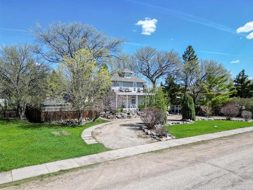 140 Second Avenue, Reston, MB - Outdoor