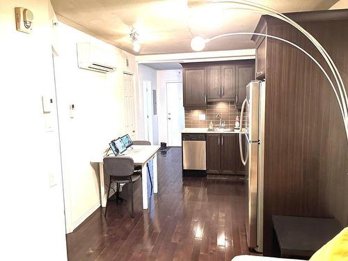 Interior - 305-1235 Rue Bishop, Montréal (Ville-Marie), QC - Indoor Photo Showing Kitchen