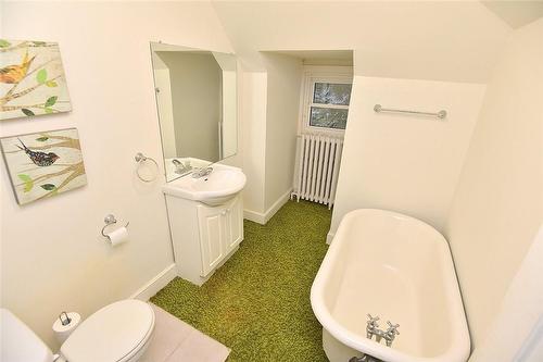 11 Forsyth Place, Hamilton, ON - Indoor Photo Showing Bathroom