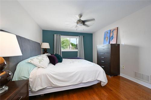 28 Woodburn Avenue, St. Catharines, ON - Indoor Photo Showing Bedroom