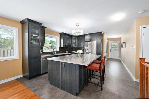 28 Woodburn Avenue, St. Catharines, ON - Indoor Photo Showing Kitchen