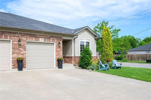 28 Woodburn Avenue, St. Catharines, ON - Outdoor