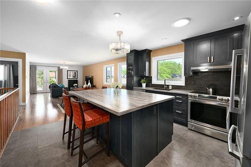 28 Woodburn Avenue, St. Catharines, ON - Indoor Photo Showing Kitchen With Upgraded Kitchen