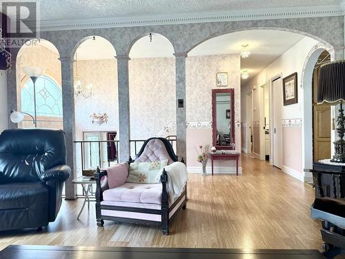 71 Pine Ave, Smooth Rock Falls, ON - Indoor Photo Showing Living Room