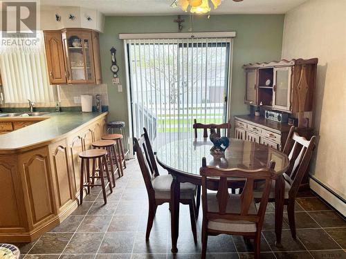 71 Pine Avenue, Smooth Rock Falls, ON - Indoor Photo Showing Dining Room