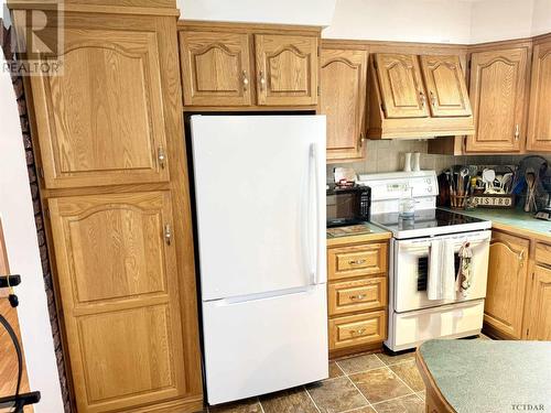 71 Pine Ave, Smooth Rock Falls, ON - Indoor Photo Showing Kitchen