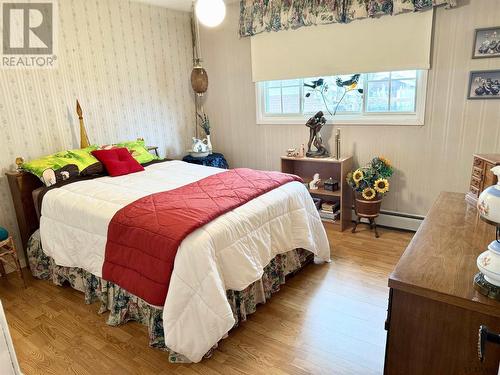 71 Pine Ave, Smooth Rock Falls, ON - Indoor Photo Showing Bedroom