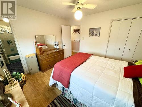 71 Pine Ave, Smooth Rock Falls, ON - Indoor Photo Showing Bedroom