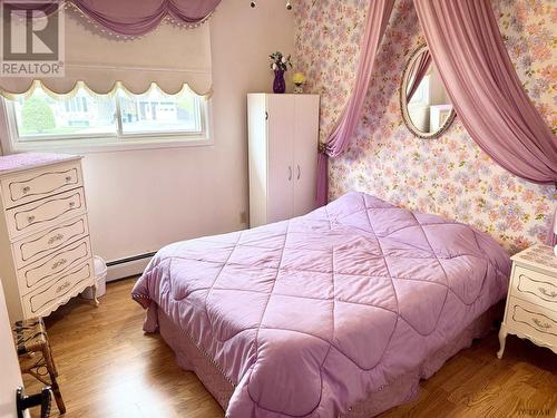 71 Pine Ave, Smooth Rock Falls, ON - Indoor Photo Showing Bedroom