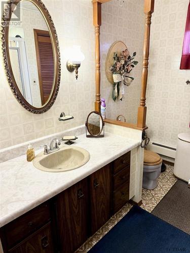 71 Pine Ave, Smooth Rock Falls, ON - Indoor Photo Showing Bathroom