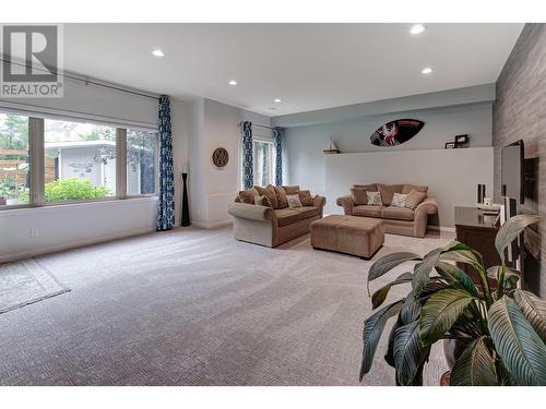 2387 Tallus Ridge Drive, West Kelowna, BC - Indoor Photo Showing Living Room