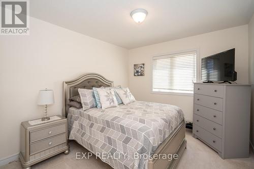 236 Johnson Drive, Shelburne, ON - Indoor Photo Showing Bedroom