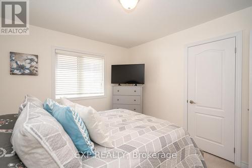 236 Johnson Drive, Shelburne, ON - Indoor Photo Showing Bedroom