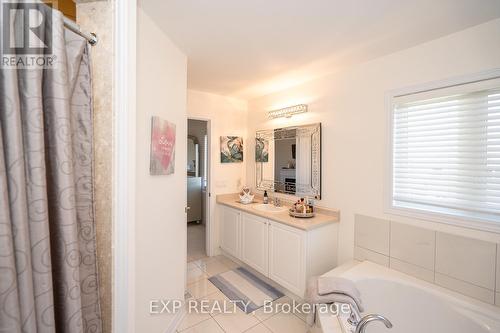 236 Johnson Drive, Shelburne, ON - Indoor Photo Showing Bathroom