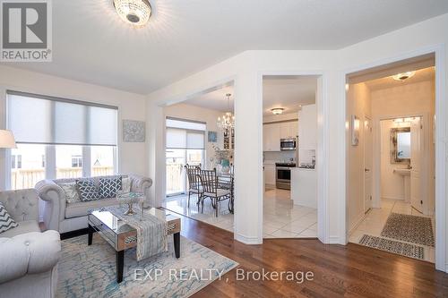 236 Johnson Drive, Shelburne, ON - Indoor Photo Showing Living Room