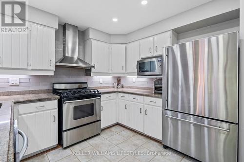 6 Ainsley Court, London, ON - Indoor Photo Showing Kitchen