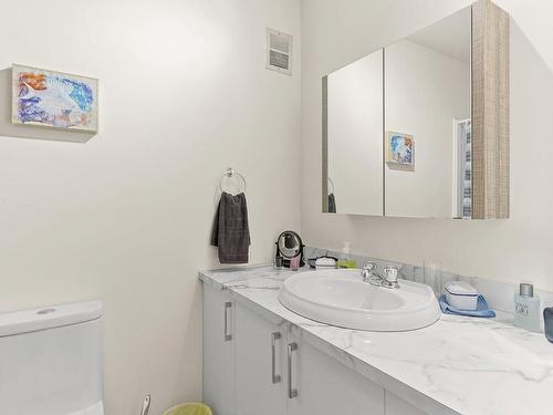 Salle de bains - 554 Rue Madeleine, Salaberry-De-Valleyfield, QC - Indoor Photo Showing Bathroom