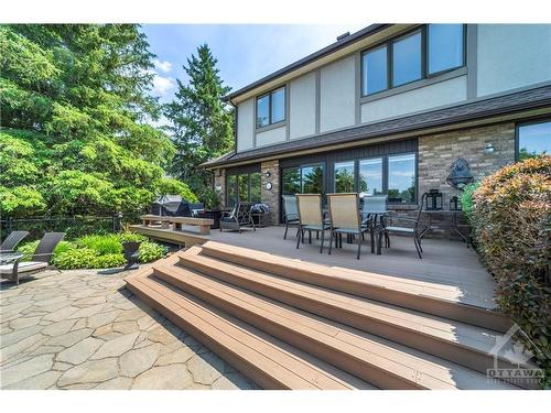 5533 South Island Park Drive, Manotick, ON 