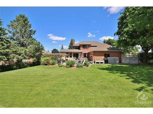 1070 Bravar Drive, Manotick, ON 