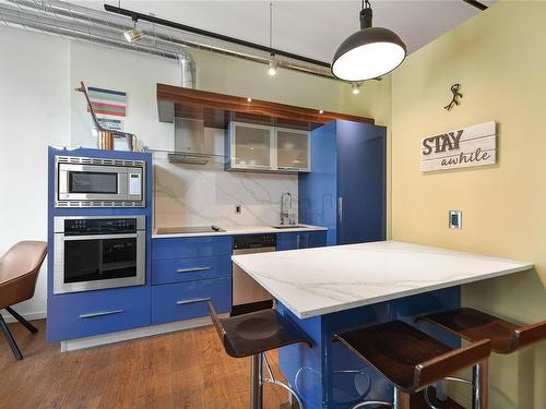 613-1029 View St, Victoria, BC - Indoor Photo Showing Kitchen