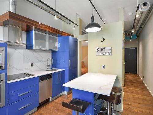 613-1029 View St, Victoria, BC - Indoor Photo Showing Kitchen